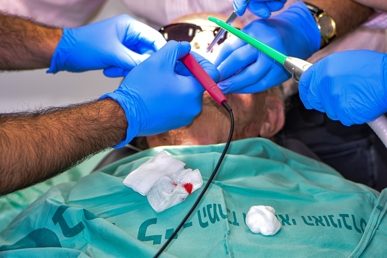 ¿Cómo se realiza una biopsia dental?