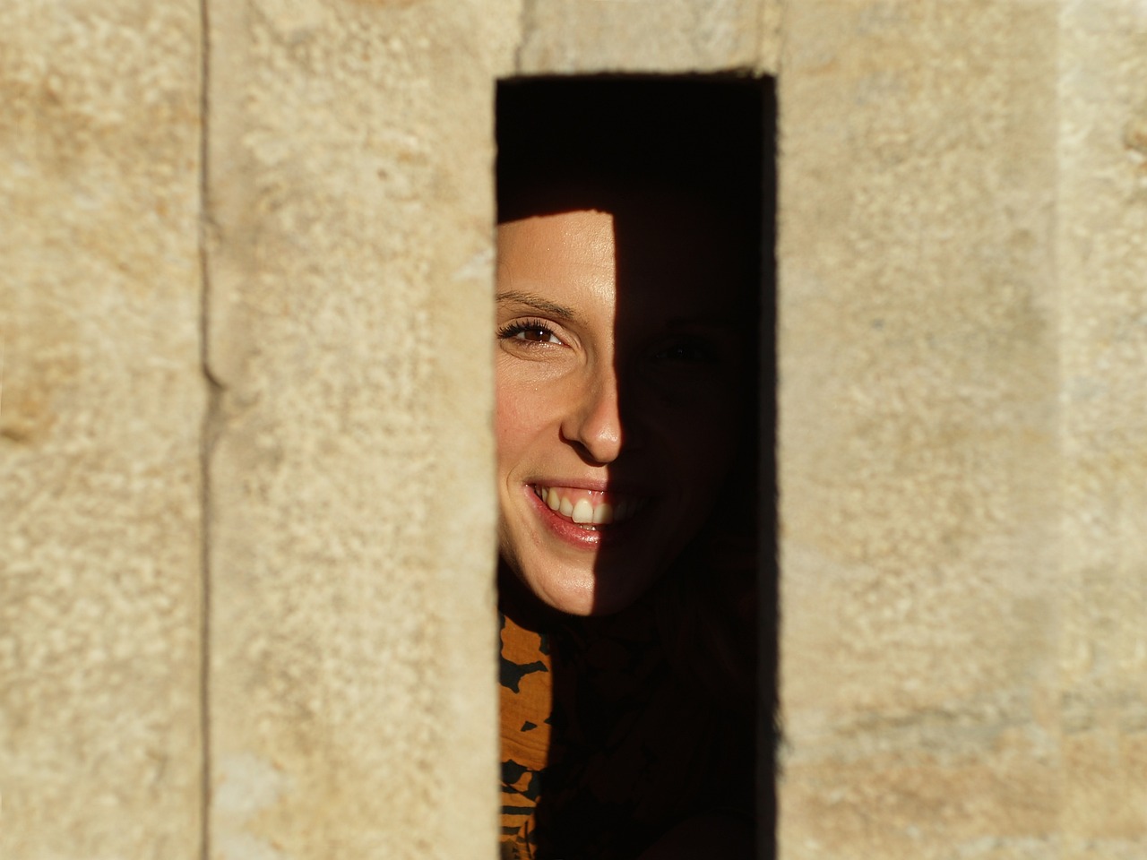 Does teeth whitening with laser work?