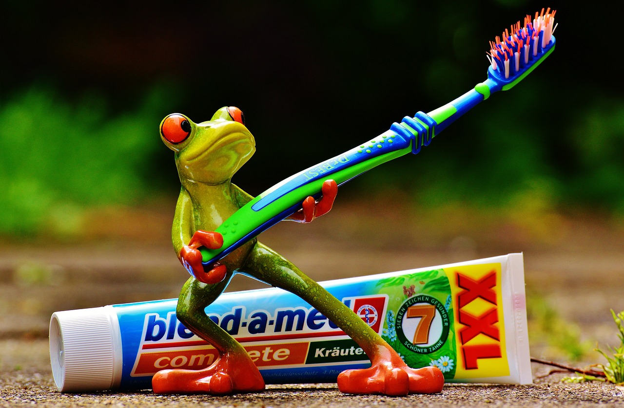 ¿Cómo hacerse una buena limpieza de dientes en casa?
