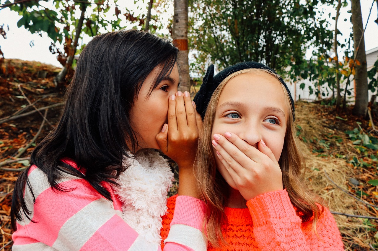 ¿Qué significa decir entre dientes?