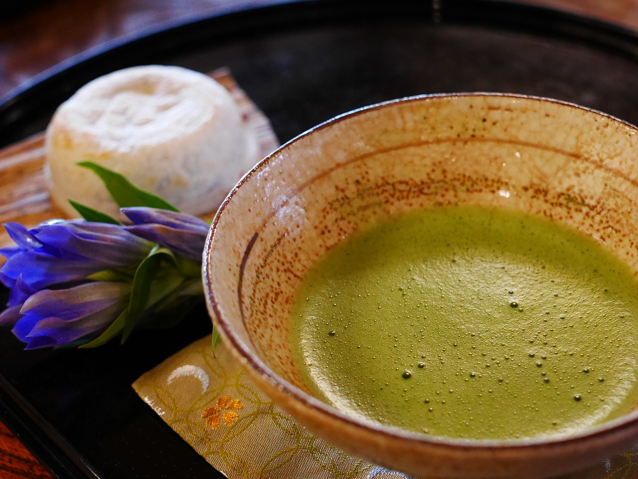 ¿Cómo evitar que el té verde manche los dientes?