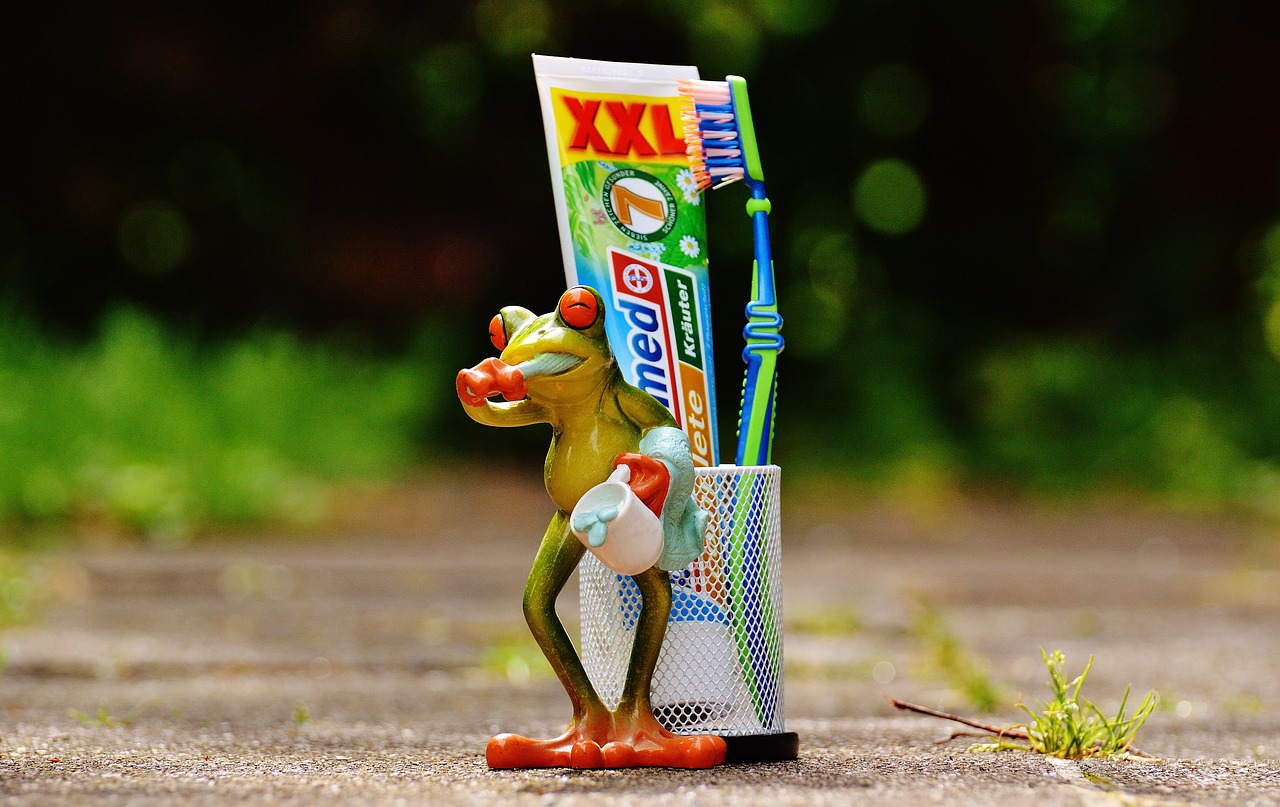 ¿Qué materiales se utilizan para una limpieza dental?