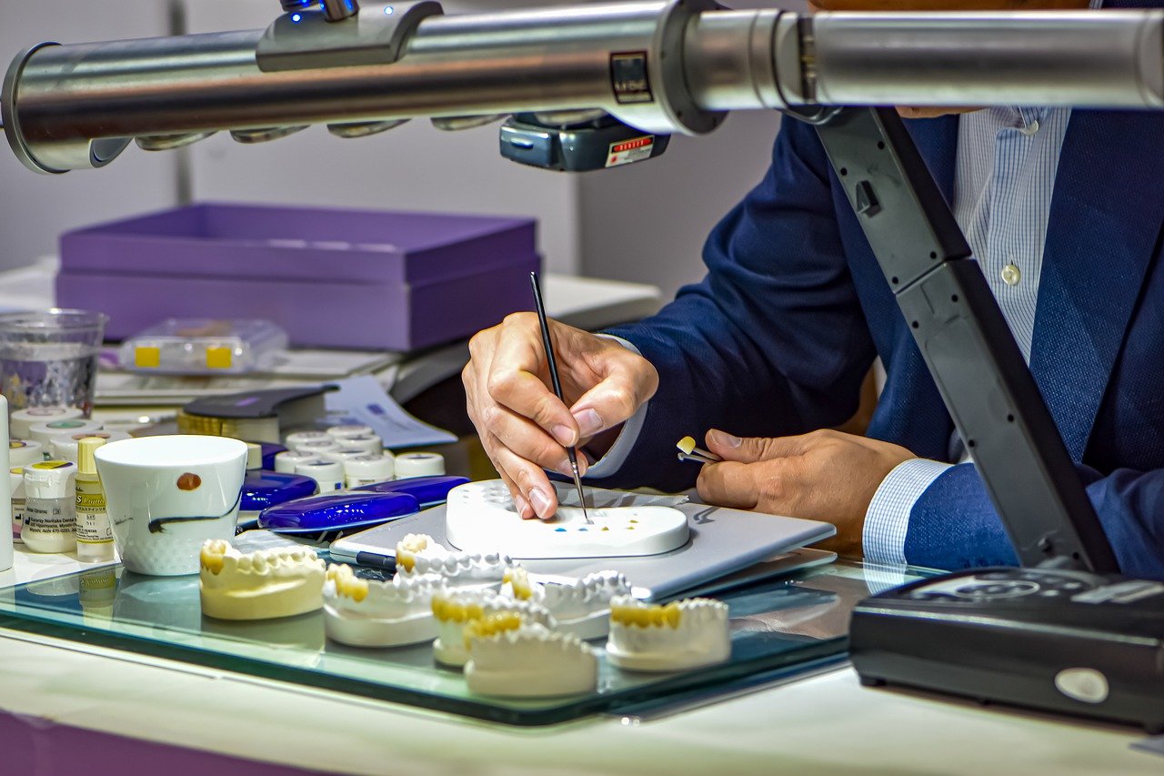 ¿Cuándo se debe cambiar una corona dental?