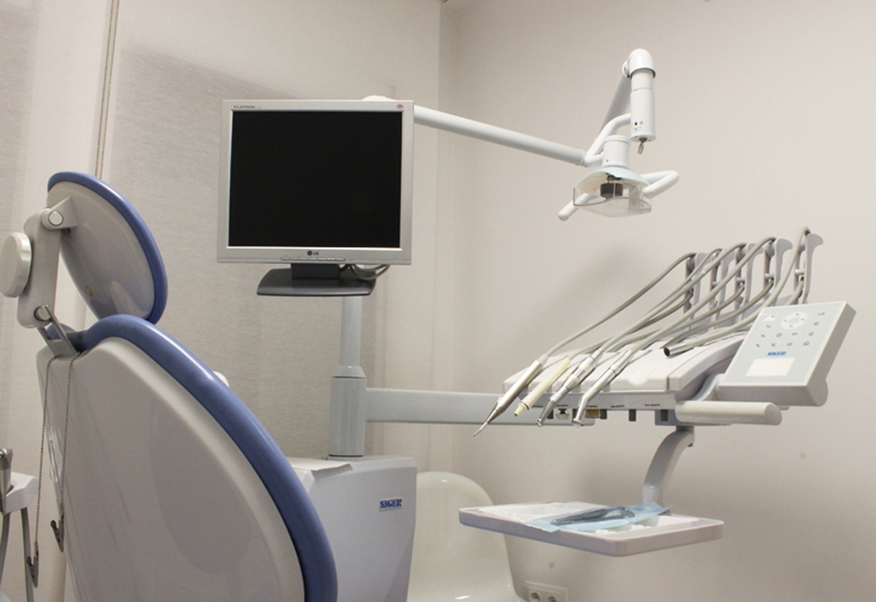 ¿Qué alimentos ayudan a eliminar caries?