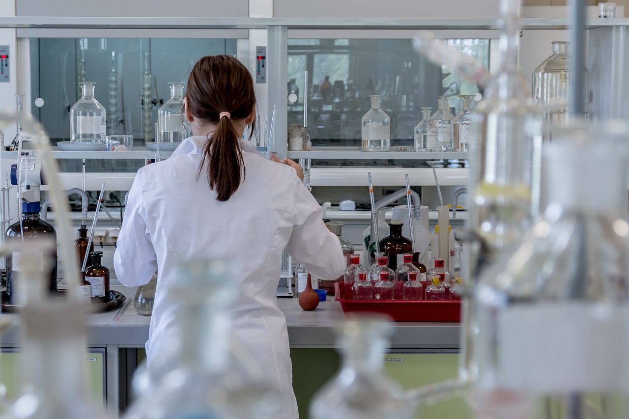 ¿Cuál es la importancia del flúor para la salud humana?