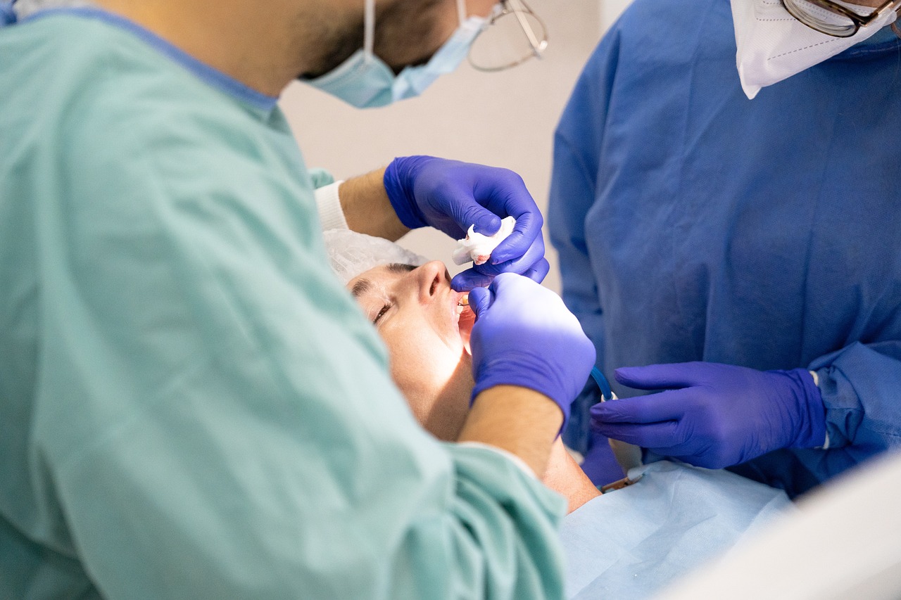 ¿Cómo comienzan las caries en los dientes?