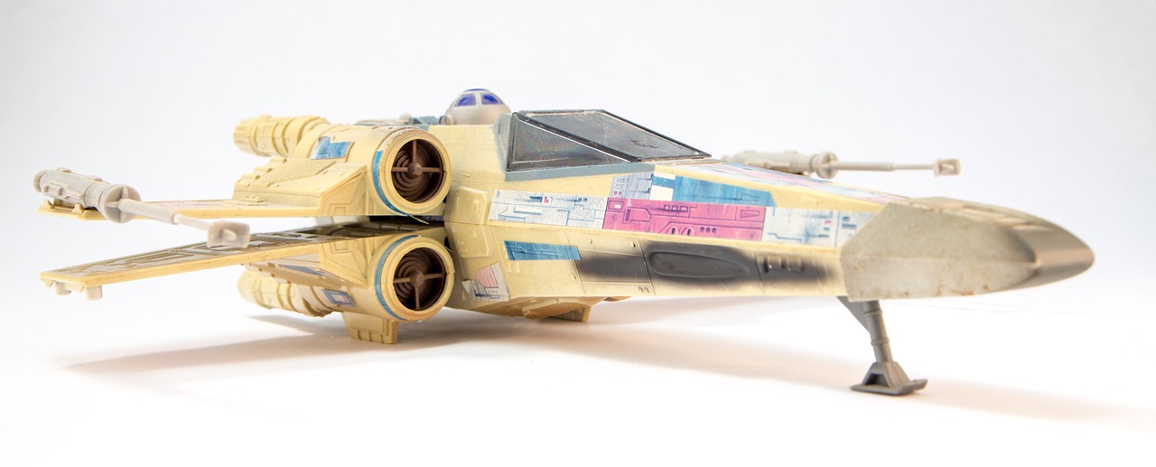 ¿Quién diseñó la X Wing?