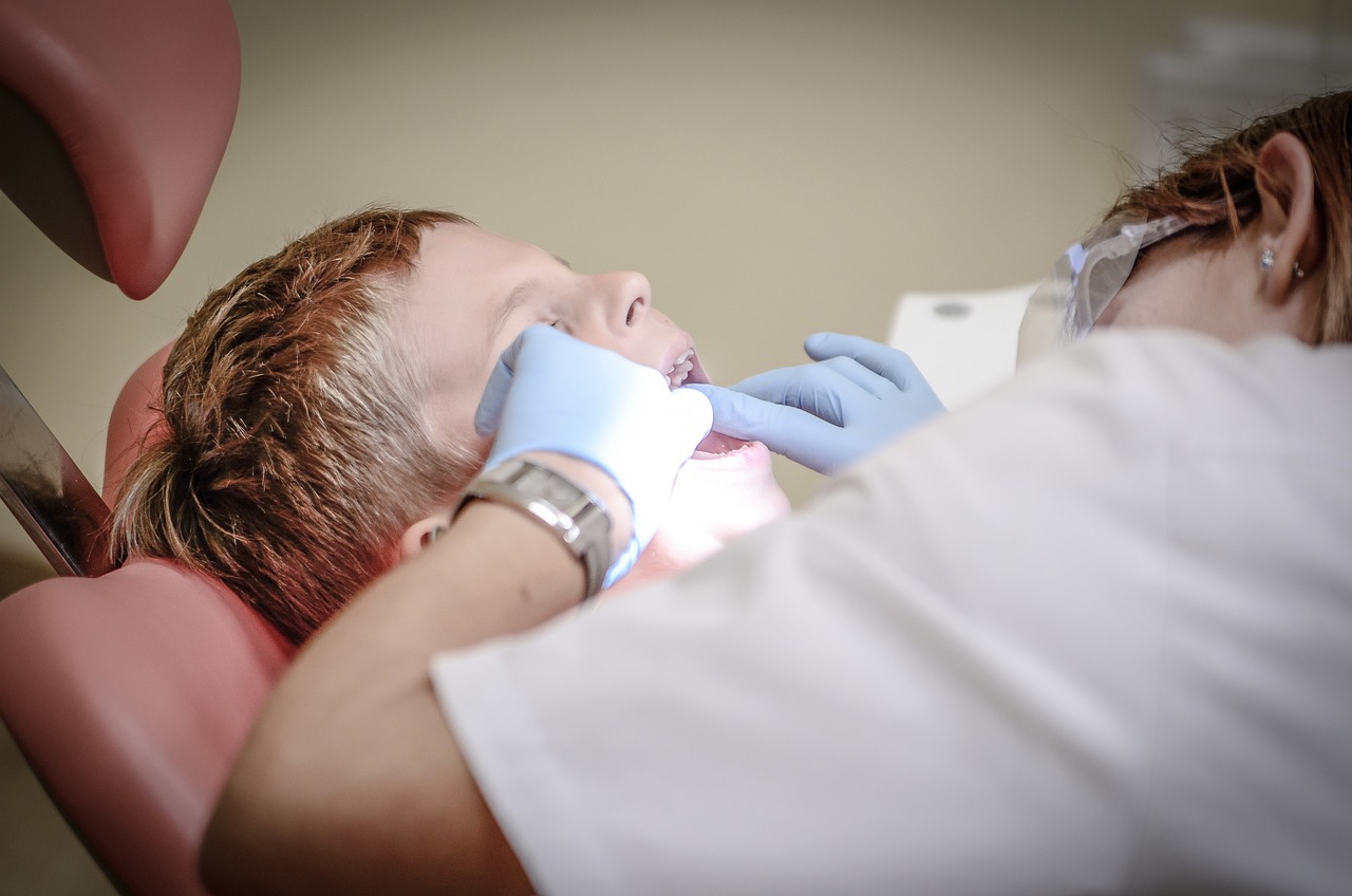 ¿Cómo se quita el sarro de los dientes en el dentista?